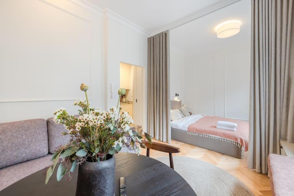 Modern Apartment In City Centre Гданьск Экстерьер фото