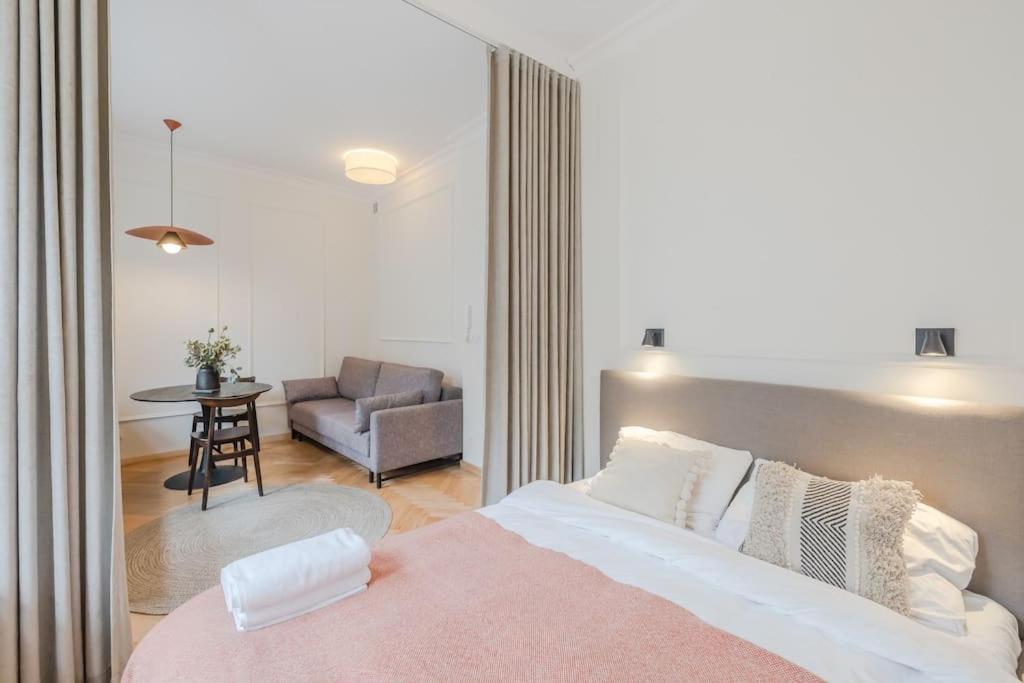Modern Apartment In City Centre Гданьск Экстерьер фото